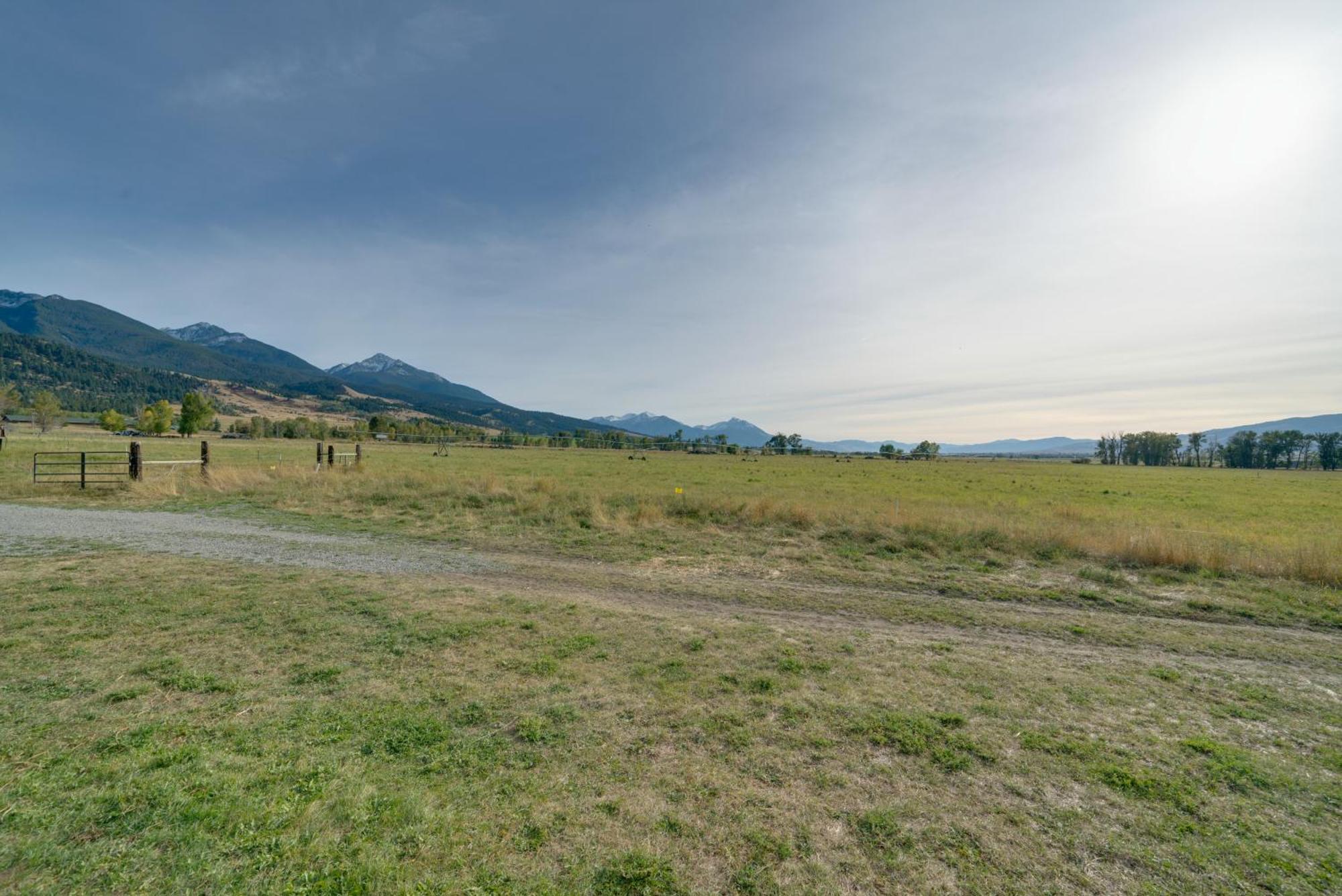 Beautiful Ranch Cottage - 45 Mi To Yellowstone Np! 利文斯顿 外观 照片